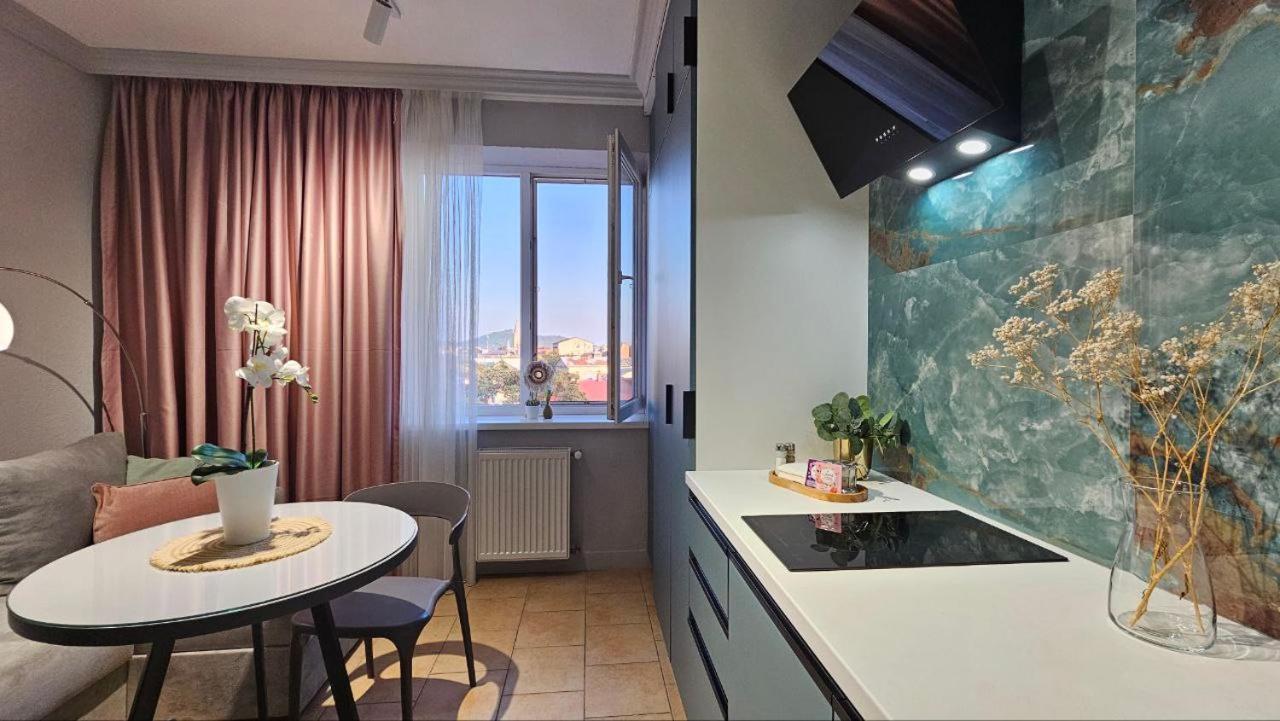 Blue Apartment Mukatsjeve Eksteriør bilde